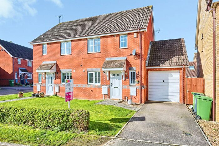 3 Bedroom Semi-Detached House For Sale In Baird Close, Yaxley, Peterborough, PE7