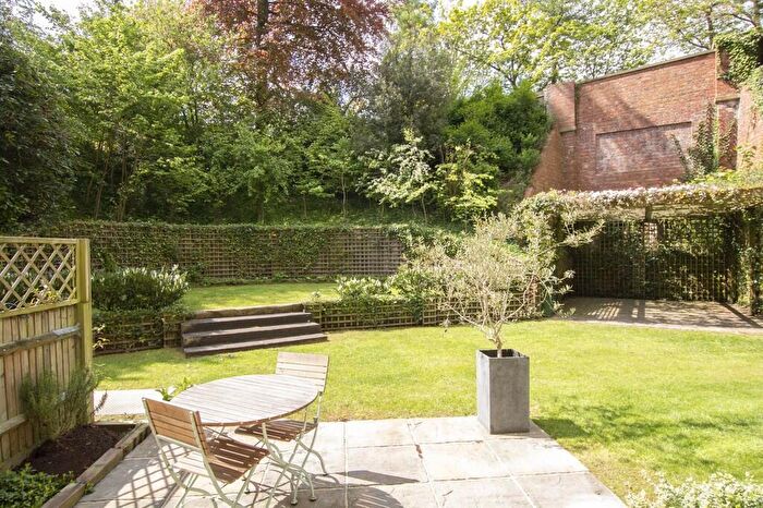 2 Bedroom Apartment To Rent In Wray Common Road, Reigate, RH2