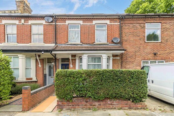 1 Bedroom Flat To Rent In Holly Park Road, London, W7