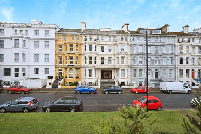 1 Bedroom Apartment For Sale In Wilmington Square, Eastbourne, BN21