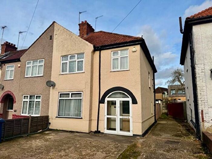 3 Bedroom End Of Terrace House To Rent In Roxeth Grove, Harrow, HA2