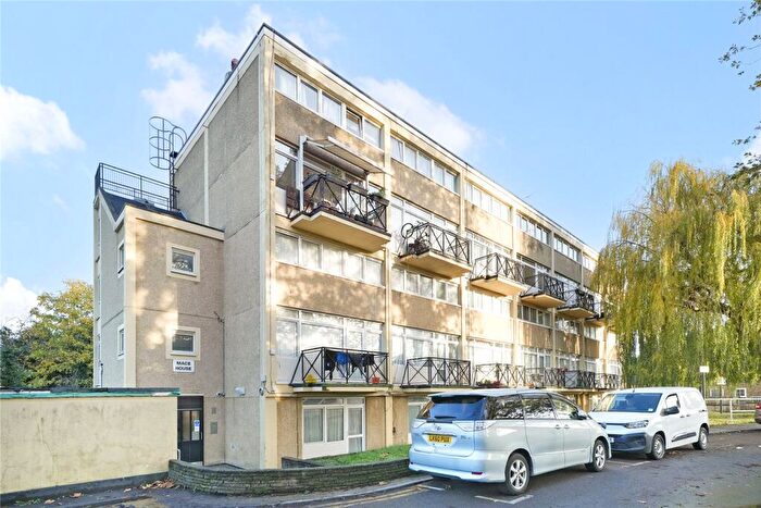 3 Bedroom Flat To Rent In The Drive, London, E17