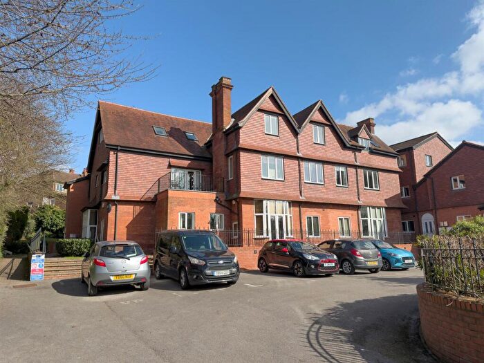2 Bedroom Apartment For Sale In Oakhurst, Cardigan Road, Headingley, Leeds., LS6