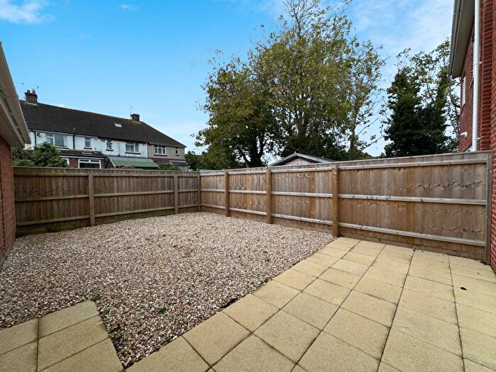 4 Bedroom Detached House For Sale In Celandine Close, Weymouth, DT4