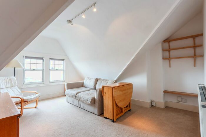 1 Bedroom Flat To Rent In Woodville Road, London, W5