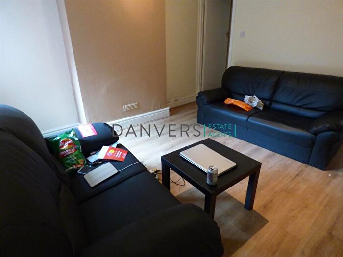 3 Bedroom Terraced House To Rent In Clarendon Street, Leicester, LE2