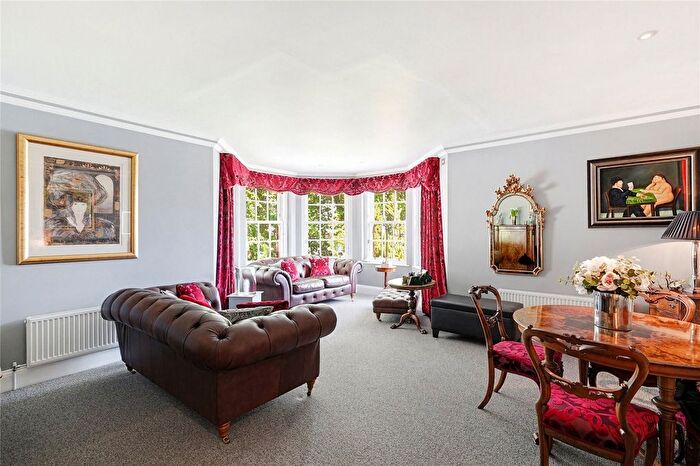2 Bedroom Flat For Sale In Grosvenor Road, London, SW1V