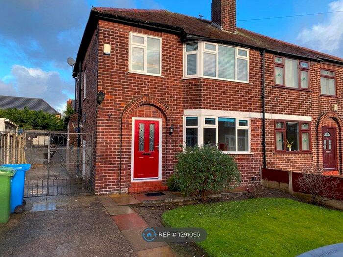 3 Bedroom Semi-Detached House To Rent In Hawthorne Grove, Warrington WA1