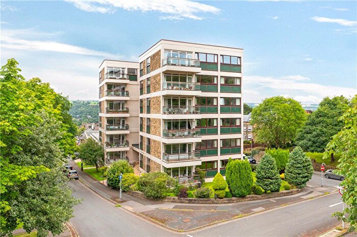 2 Bedroom Flat For Sale In Wells Promenade, Ilkley, West Yorkshire, LS29