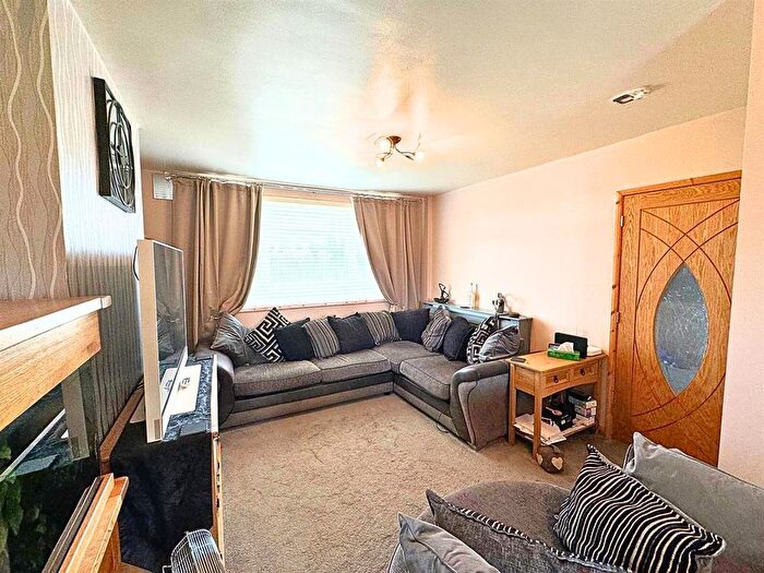 2 Bedroom Semi-Detached House For Sale In Laughton Way, Lincoln, LN2