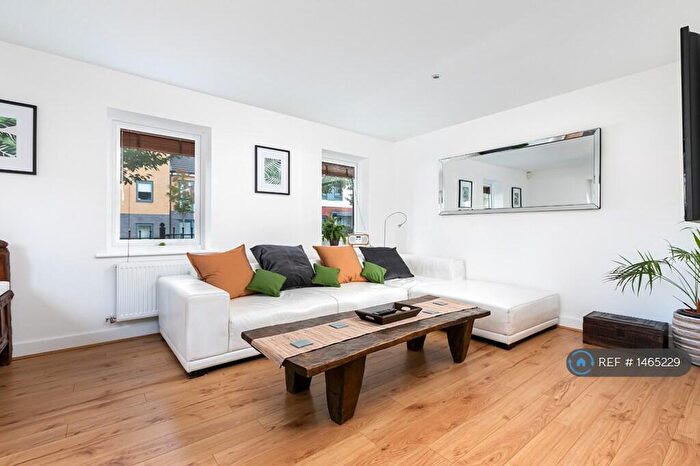 4 Bedroom Terraced House To Rent In Padworth Avenue, Reading, RG2