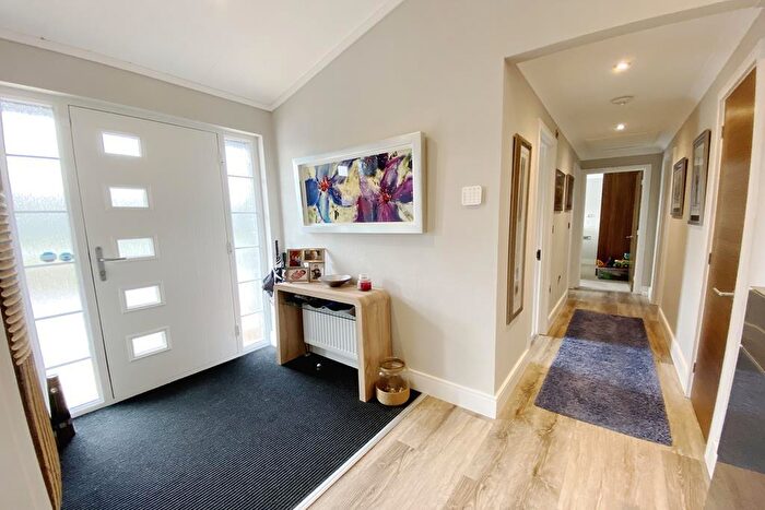 2 Bedroom Park Home For Sale In Lookout Park, Stoborough, Dorset, BH20 - Photo 3