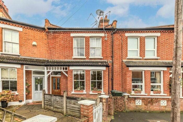 1 Bedroom Flat To Rent In Oxford Gardens, London, W4