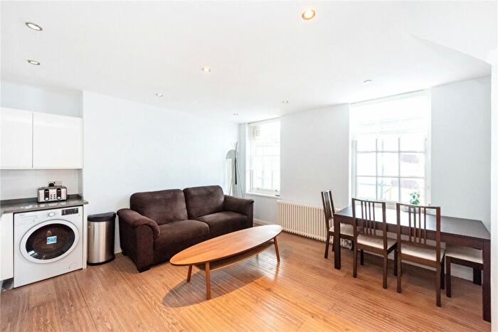 2 Bedroom Apartment To Rent In Bourne Estate, Portpool Lane, London, EC1N
