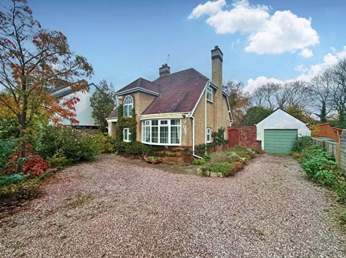 3 Bedroom Detached House For Sale In Glenwood Drive, Irby, CH61