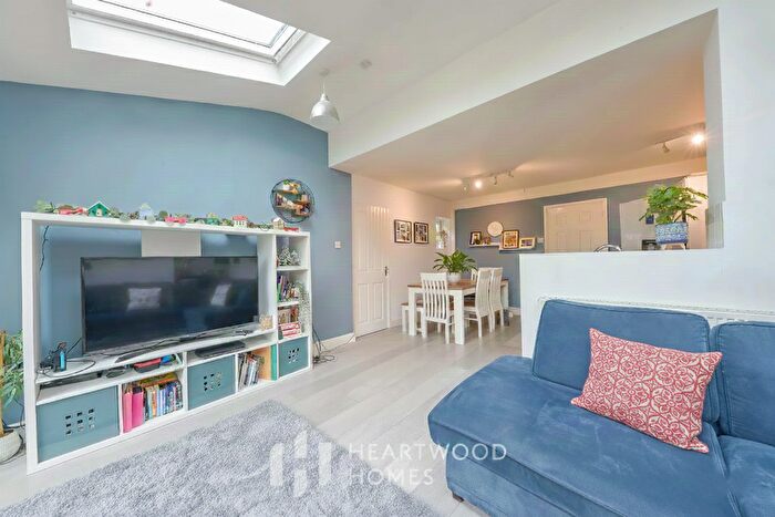 4 Bedroom End Terrace House For Sale In High Street, London Colney, St. Albans, AL2