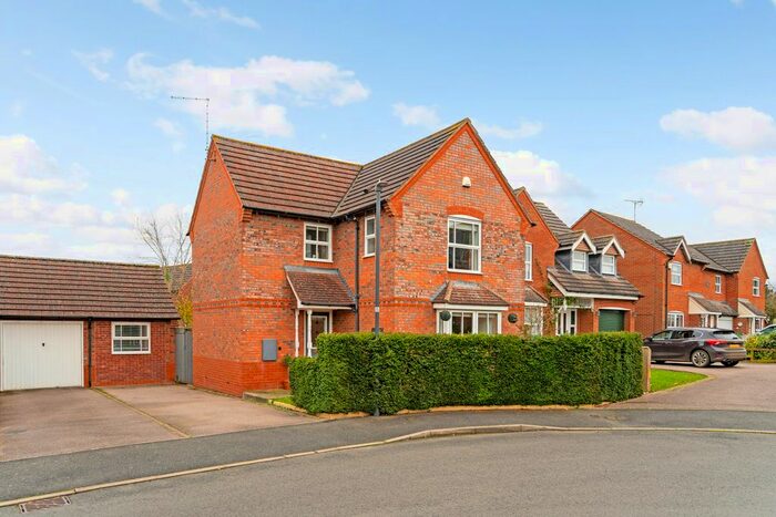 3 Bedroom Detached House For Sale In Hawthorn Way, Shipston-On-Stour, CV36