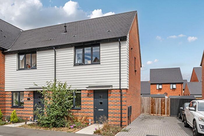 2 Bedroom End Of Terrace House For Sale In Wise Avenue, Faversham, ME13