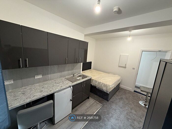 Studio To Rent In Western Elms Avenue, Reading, RG30