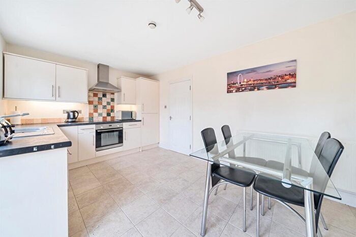 5 Bedroom End Of Terrace House For Sale In Wayside Mews, Maidenhead, SL6