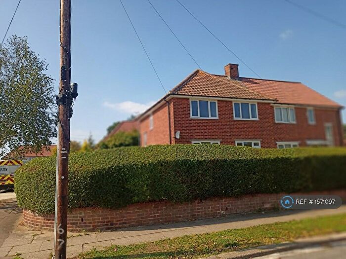 3 Bedroom Semi-Detached House To Rent In Daryngton Close, Darlington, DL1