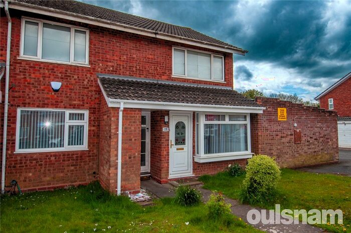 2 Bedroom Maisonette To Rent In Lomas Drive, Birmingham, West Midlands, B31