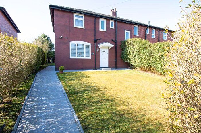 3 Bedroom Semi-Detached House For Sale In Grosvenor Street, Kearsley, Bolton, BL4