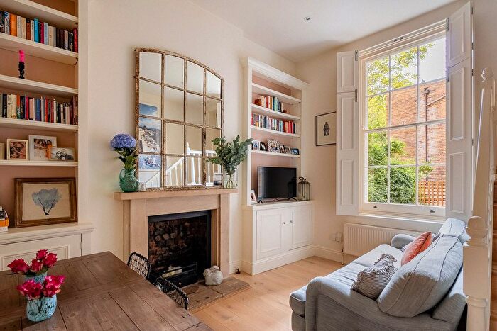 2 Bedroom Flat For Sale In Ladbroke Grove, North Kensington, London, W10