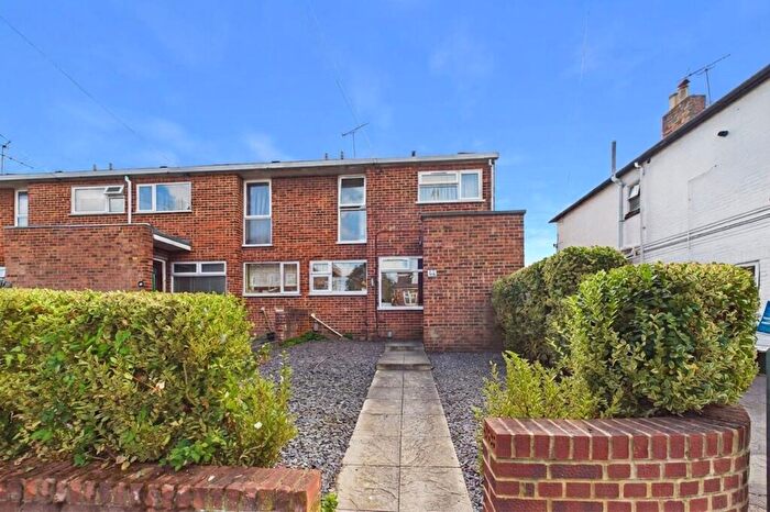 4 Bedroom Semi-Detached House For Sale In Barkham Road, Wokingham, Berkshire, RG41