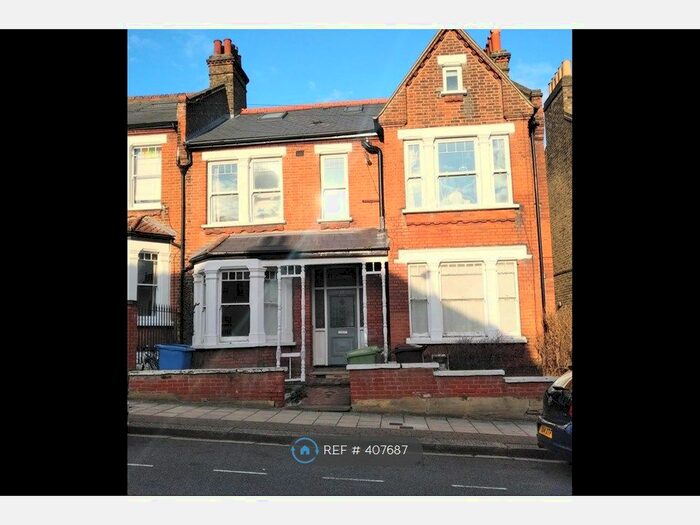 2 Bedroom Flat To Rent In Hollingbourne Road, London, SE24