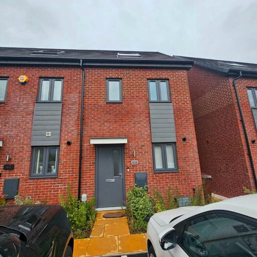 3 Bedroom End Of Terrace House To Rent In Handford Crescent, Shirley, B90