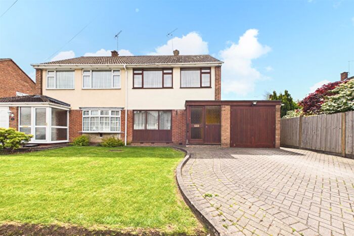 3 Bedroom Semi-Detached House For Sale In The Graylands, Finham, Coventry, CV3