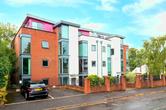 2 Bedroom Apartment To Rent In Eaton Road, Sutton, Surrey, SM2