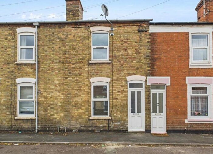 3 Bedroom Terraced House To Rent In Alma Place, Gloucester, GL1