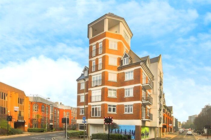 1 Bedroom Flat To Rent In Goldsworth Road, Woking, Surrey, GU21