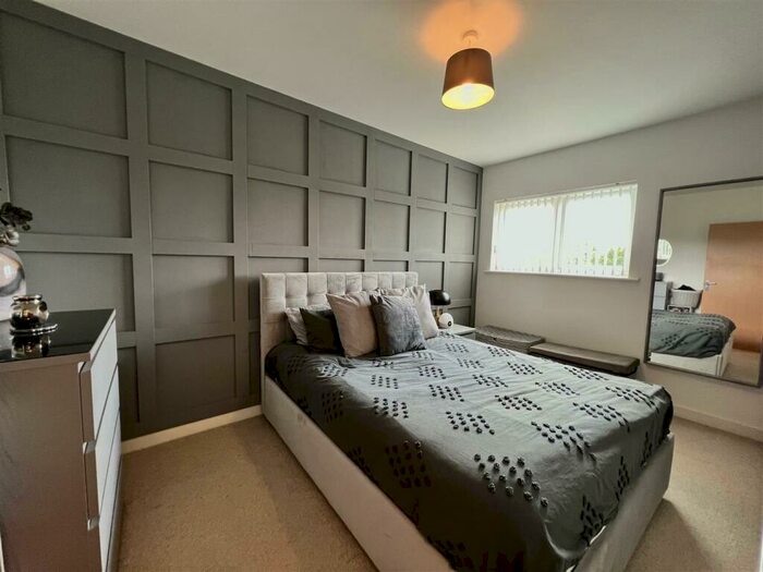 2 Bedroom Apartment To Rent In Altrincham Road, Manchester, M22
