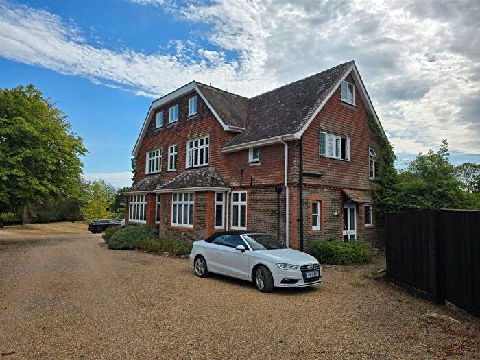 2 Bedroom Flat For Sale In Loxwood Road, Rudgwick, Horsham, RH12