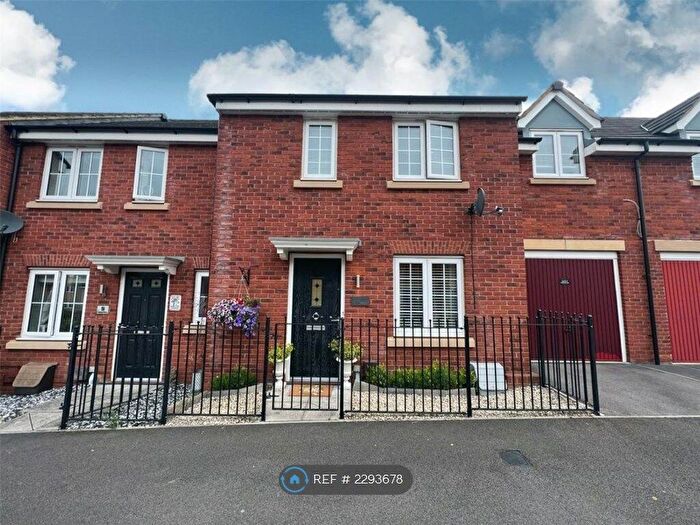 3 Bedroom Terraced House To Rent In Clapham Close, Swindon, SN2