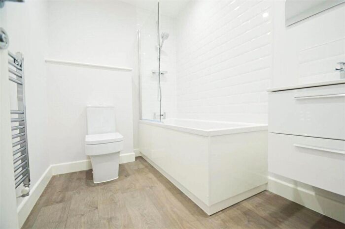 5 Bedroom Terraced House For Sale In Poplar Road, Rochester, ME2