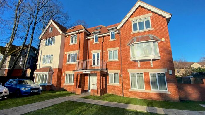 2 Bedroom Flat To Rent In Boyn Hill Avenue, Maidenhead, SL6