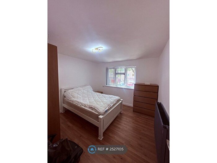 1 Bedroom Flat To Rent In Chingford, London, E4