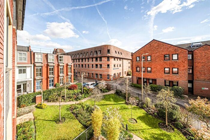 1 Bedroom Retirement Property For Sale In Avonbank Lodge, Newbury, Berkshire, RG14