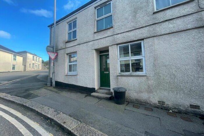 1 Bedroom Flat To Rent In Higher Fore Street, Redruth, TR15