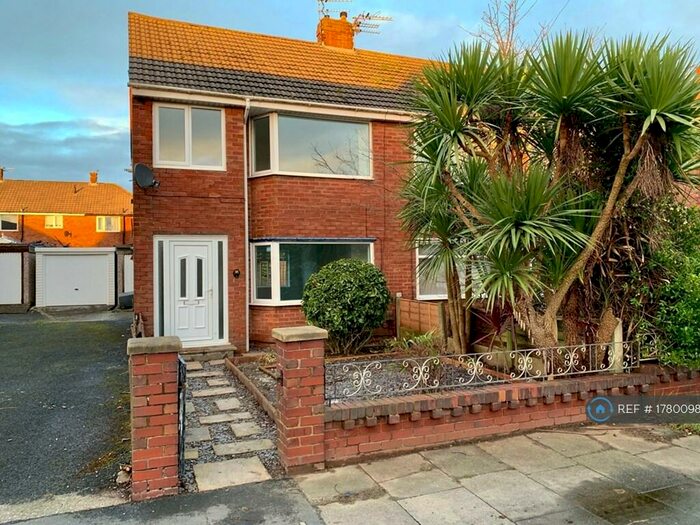 3 Bedroom Semi-Detached House To Rent In Hastings Avenue, Blackpool, FY2