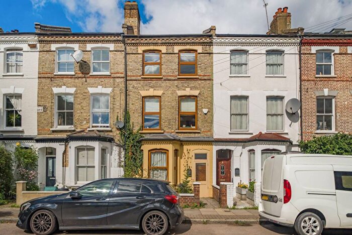 4 Bedroom Semi-Detached House To Rent In Mayton Street, Lower Holloway, London, N7