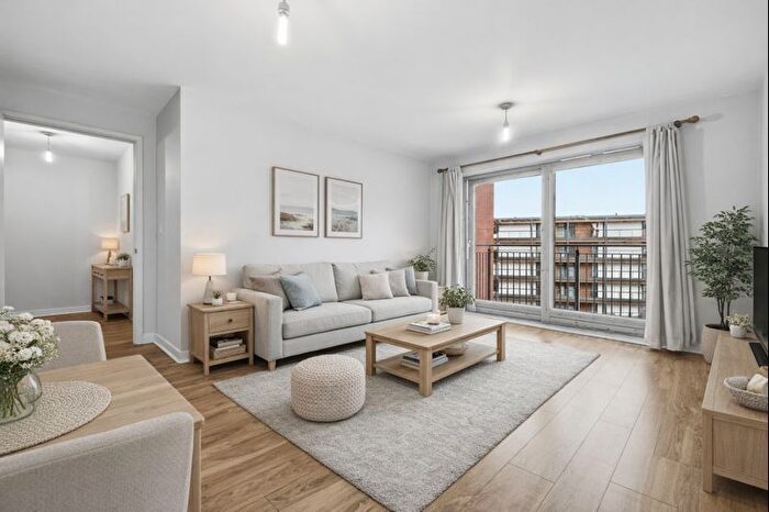 1 Bedroom Flat For Sale In Cam Road, Stratford, E15