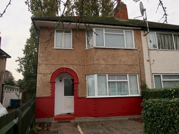 2 Bedroom Maisonette To Rent In Connell Crescent, London, W5