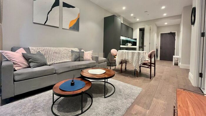 1 Bedroom Flat To Rent In Dock East, Selsdon Way, Canary Wharf, E14