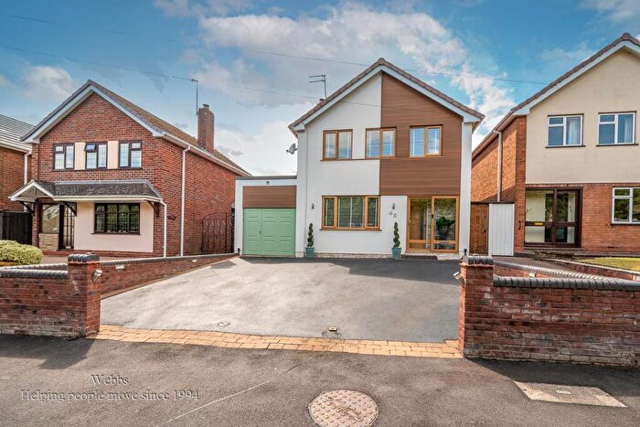 3 Bedroom Detached House For Sale In Cotwall End Road, Dudley, DY3