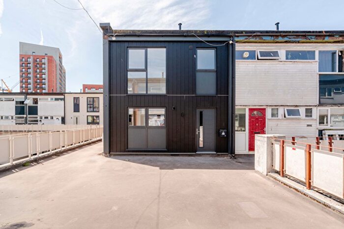 3 Bedroom Flat For Sale In St Catherine's Place, Bedminster, Bristol, BS3